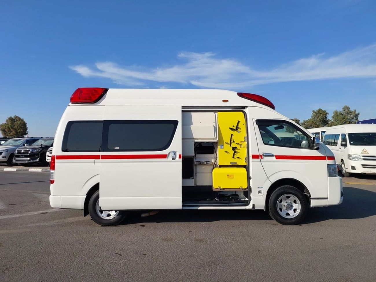 Toyota Hiace TOYOTA HIACE VAN AMBULANCE RHD 2015 MODEL 2.7 L PETROL AUTOMATIC(PM15323)