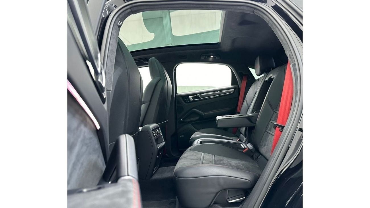 بورش كايان 2021 Porsche Cayenne GTS, 1 Year Unlimited Km Warranty, Full Service History