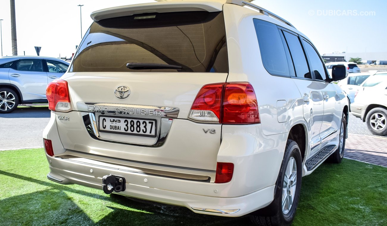 Toyota Land Cruiser GXR V8