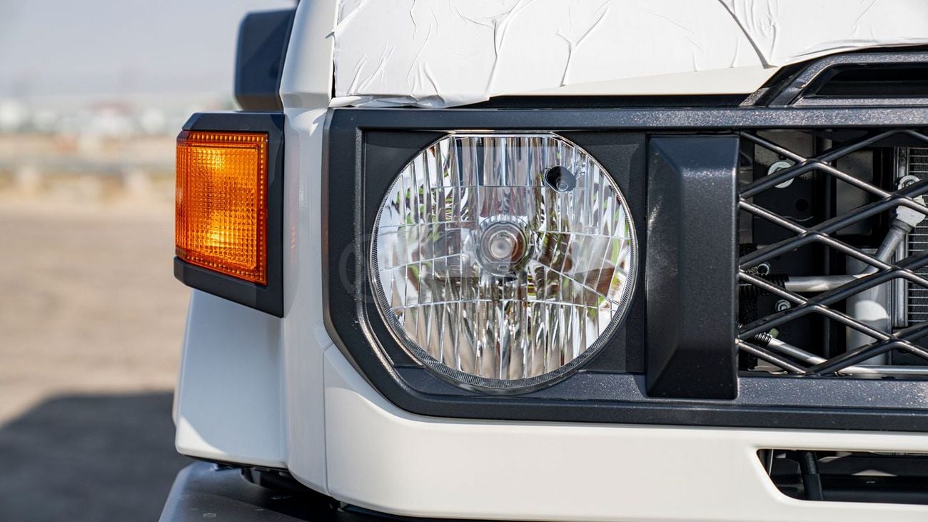 تويوتا لاند كروزر 76 TOYOTA LAND CRUISER 76