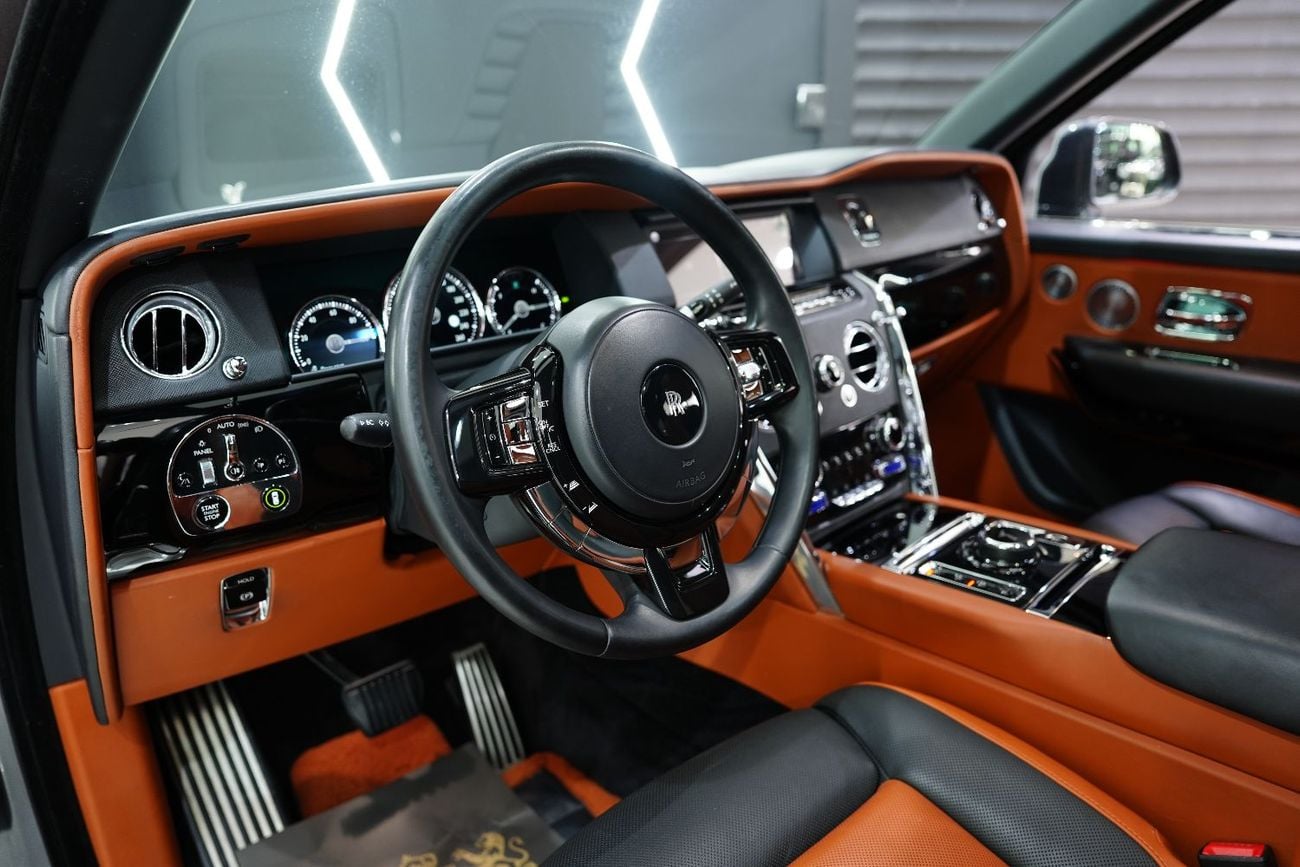 رولز رويس كولينان Rear Entertainment, Bespoke Audio, Panoramic Roof, GCC Spec!!