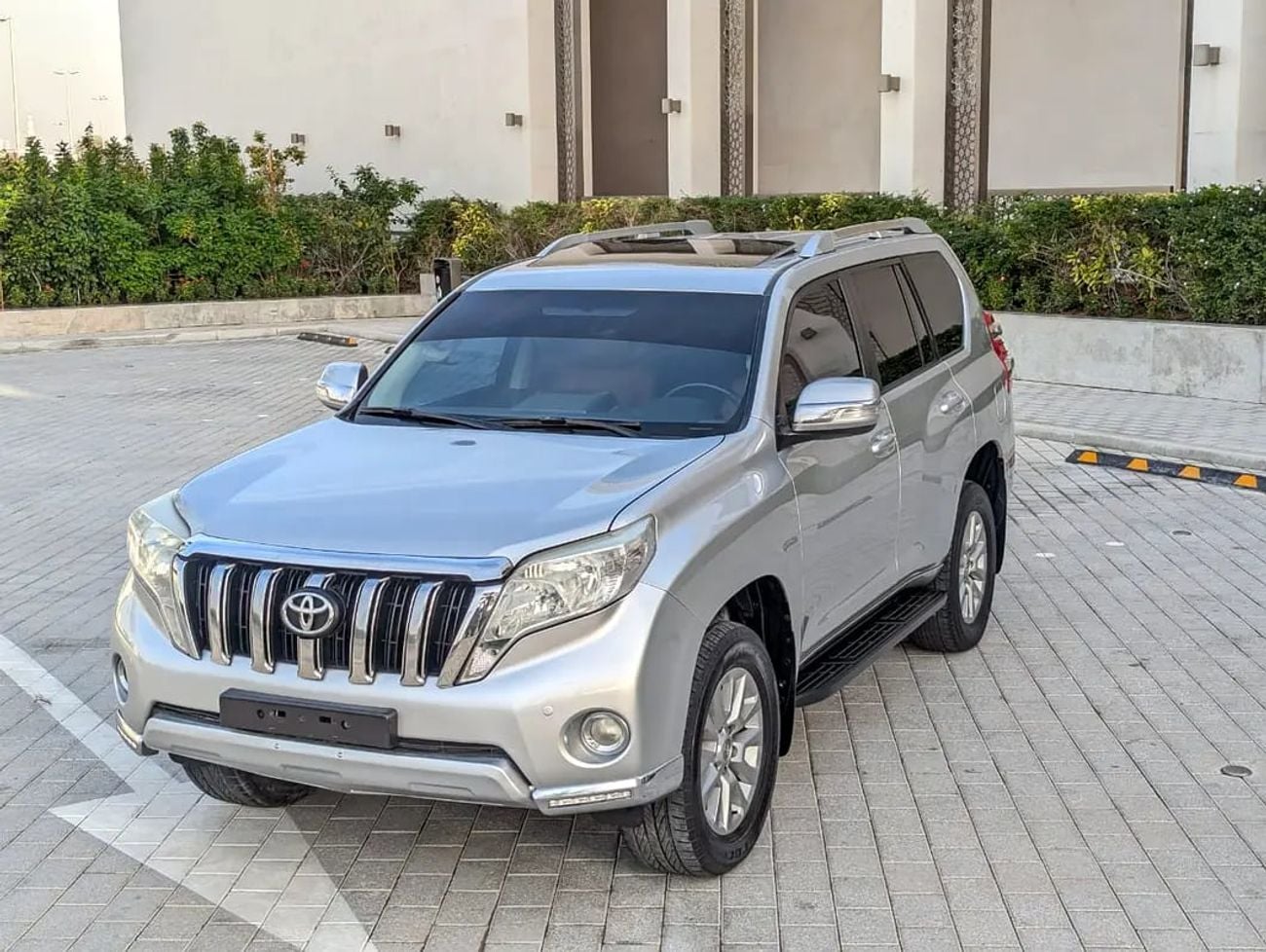 Toyota Prado VXR FULL OPTION V4 2.7L GCC IN EXCELLENT CONDITION