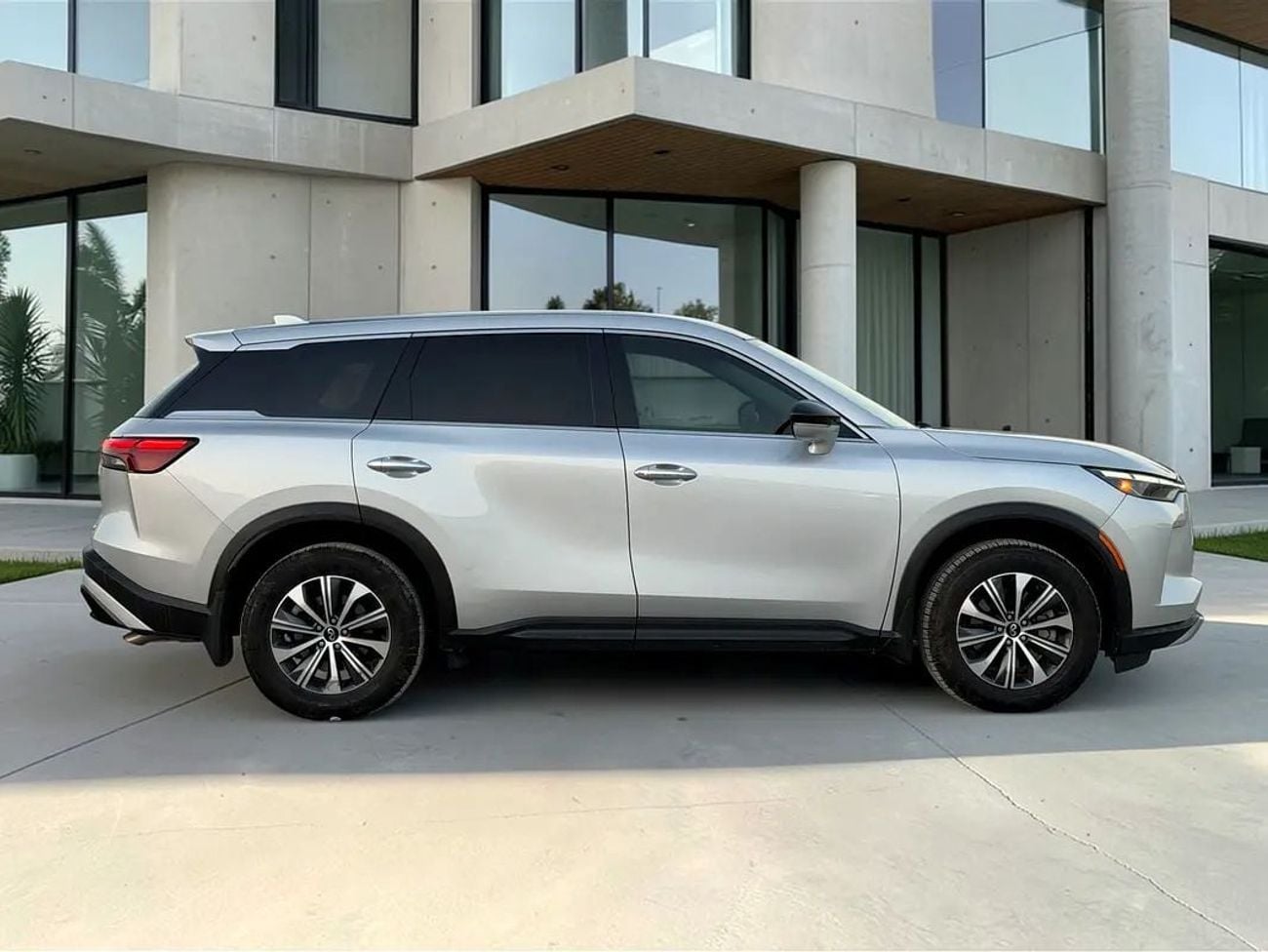 Infiniti QX60 LUXE  !! EID SALE !! 1 YEAR FREE WARRANTY !!  AED 1,600 P.M | 0% DOWN PAYMENT | INFINITI QX60 PURE |