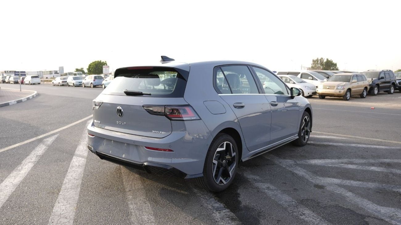 Volkswagen Golf فولكس واجن جولف R 300 TSI جديدة للبيع في دبي. لون رصاصي 2025 موديل, موجودة عند Najem auto FZE. هذه ا