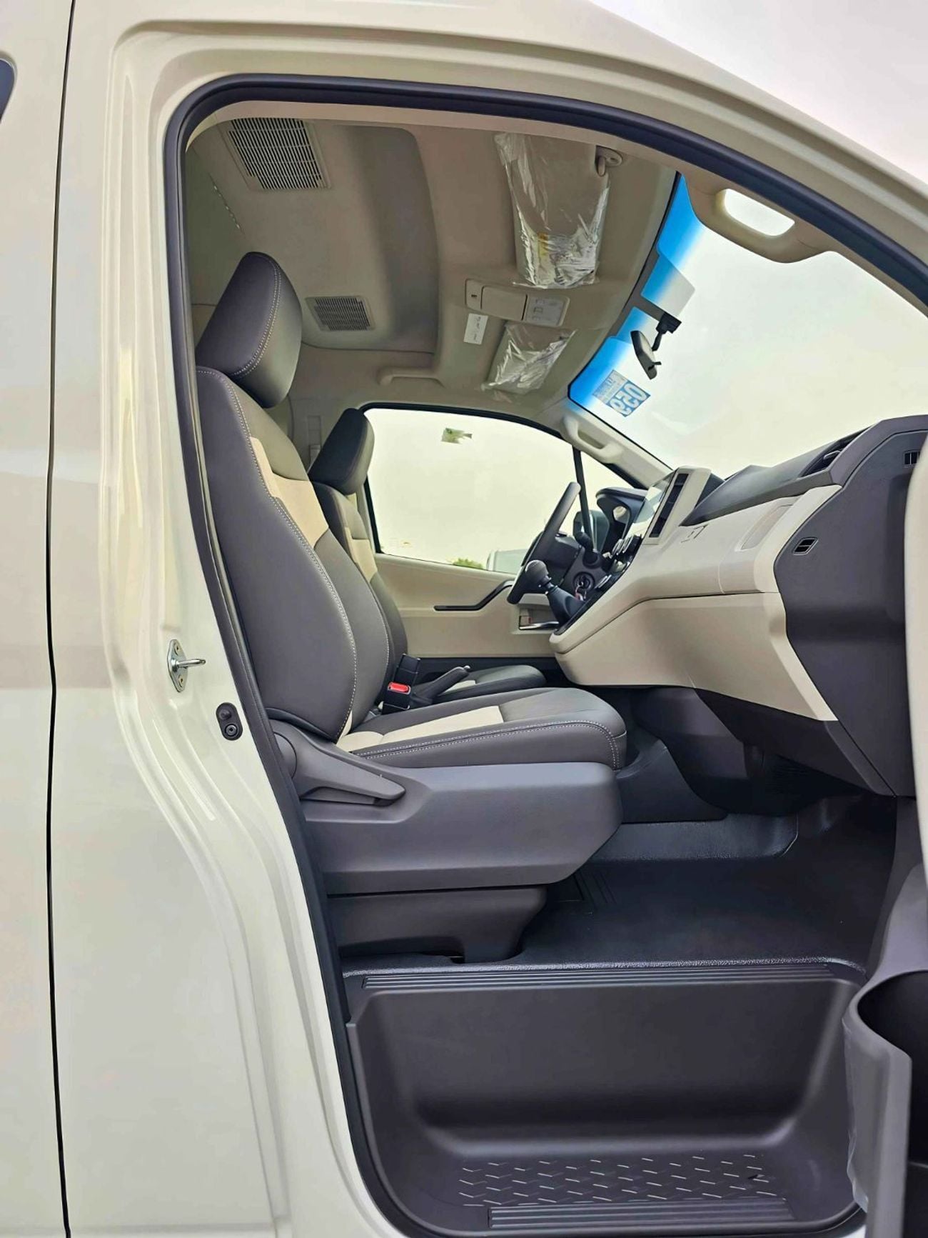 Toyota Hiace GL HIGHROOF GL/3.5L PETROL M/T V6/HIGH OPTION 13 SEATER/ CODE # HHGL35MP