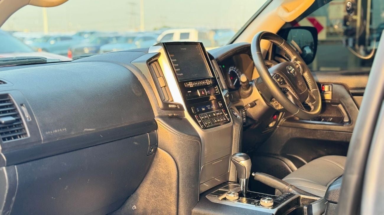 تويوتا لاند كروزر HEAVY OFF-ROAD MODIFIED | 4.5L DIESEL | RHD | AUTOMATIC | BULL BAR + RHINO RACK + SNORKEL