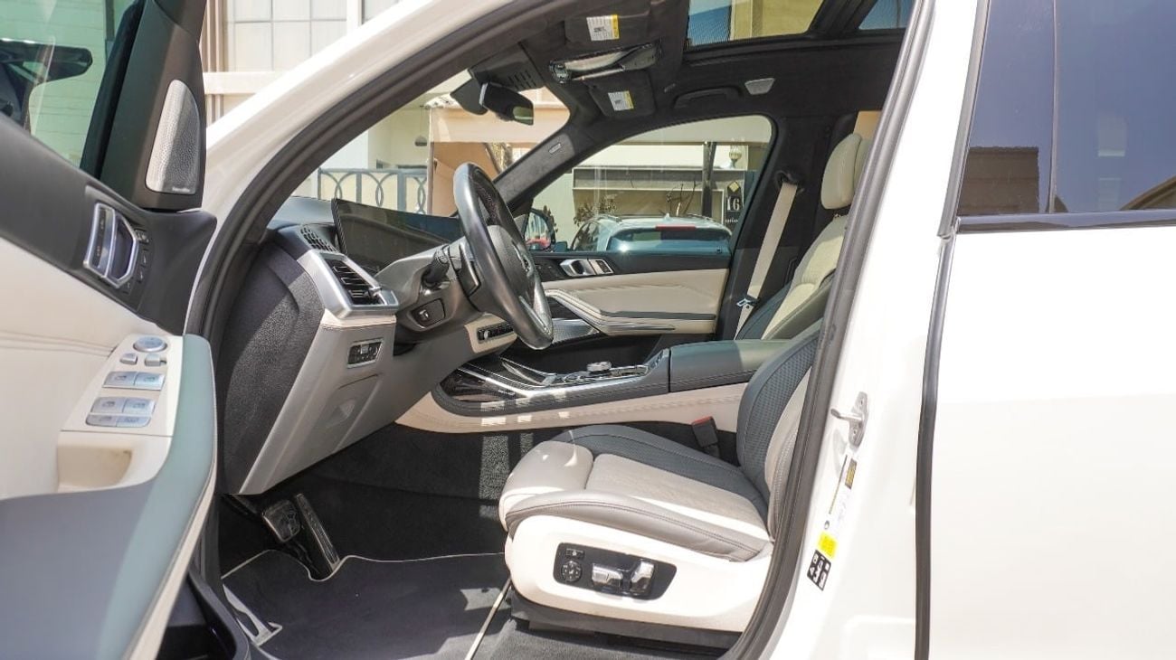 BMW X7 xDriveM60i (6 Seats)