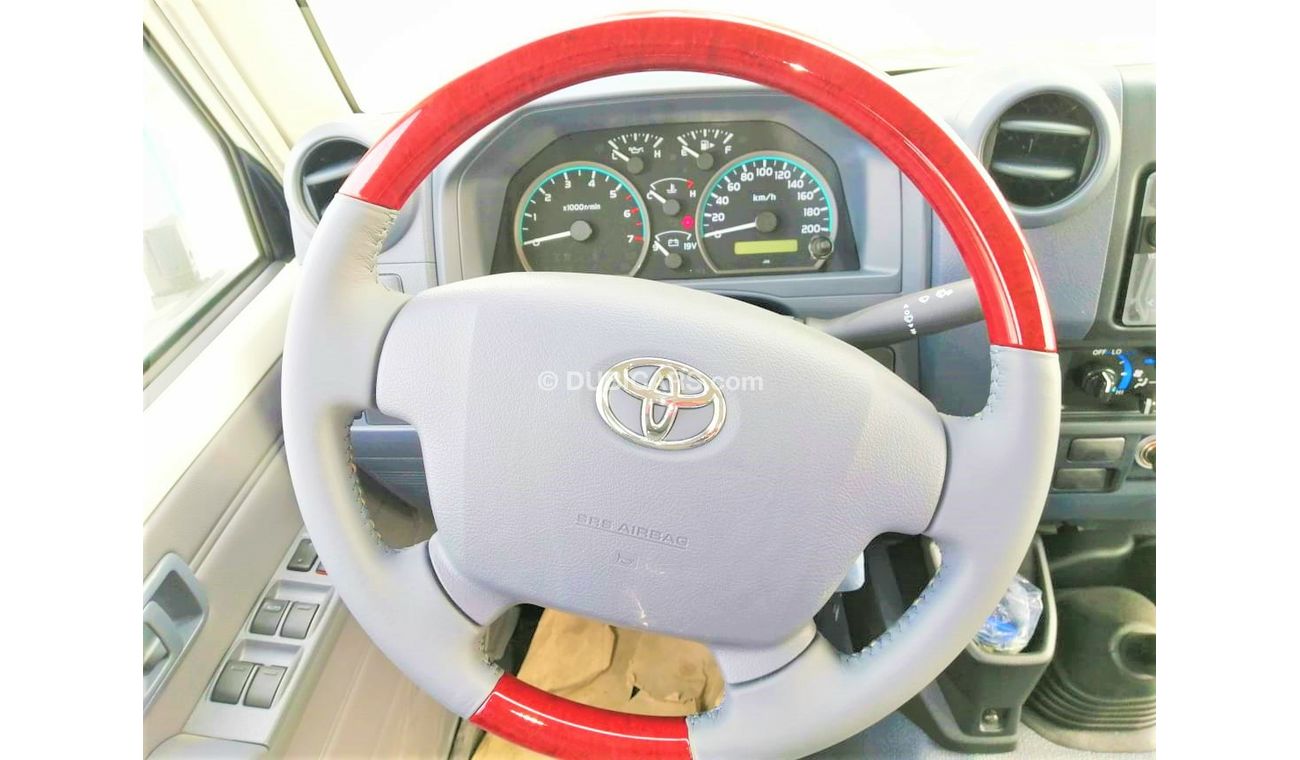 Toyota Land Cruiser Pick Up double cap