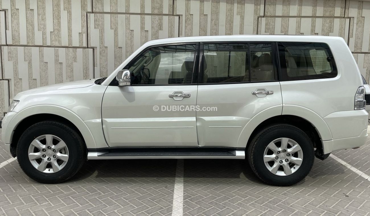 Mitsubishi Pajero 3.5L | GCC | FREE 2 YEAR WARRANTY | FREE REGISTRATION | 1 YEAR COMPREHENSIVE INSURANCE