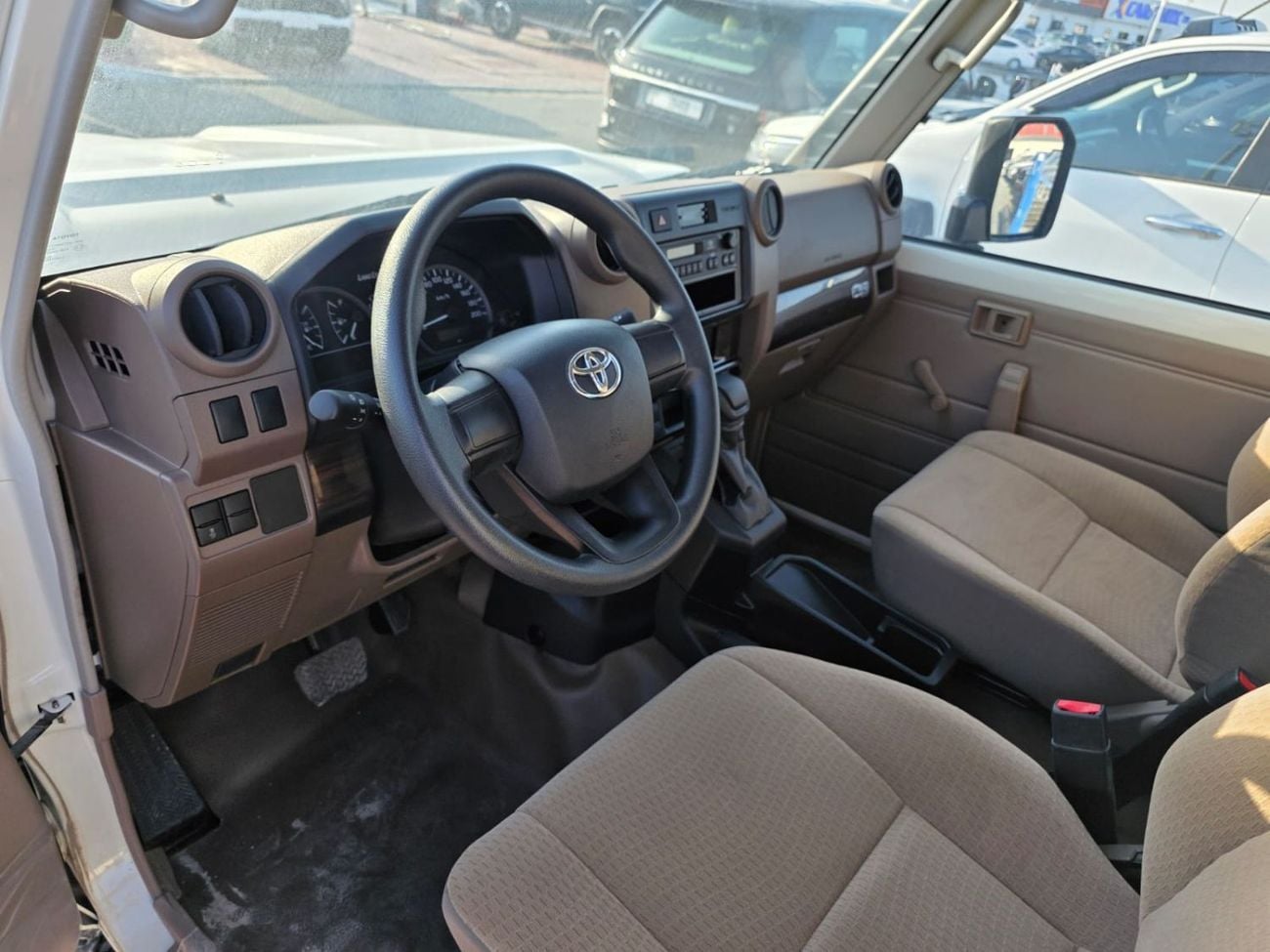 تويوتا لاند كروزر Diesel 2.8 liter ,Automatic gear ,Manual  Windows ,Left Hand Drive