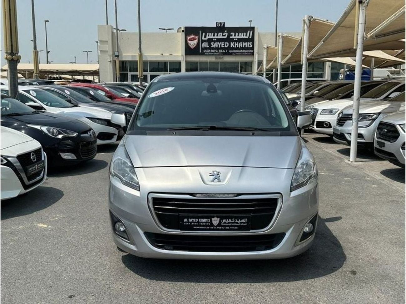 Peugeot 5008 Premium ACCIDENTS FREE - GCC - ORIGINAL PAINT - 1600 CC - PERFECT CONDITION INSIDE OUT