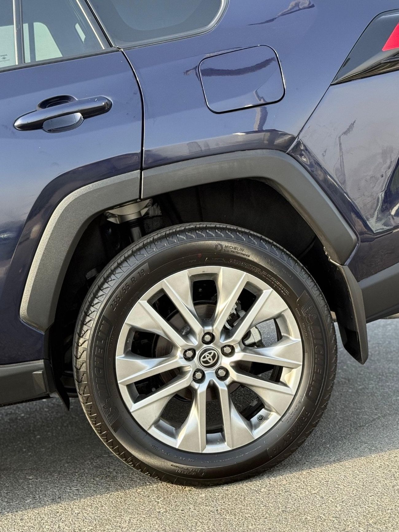 Toyota RAV4 XLE Premium 2.5 Full Option 2025