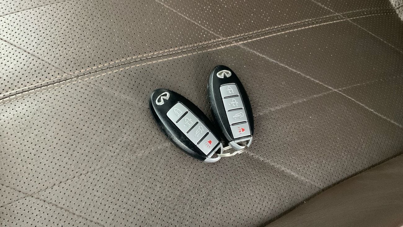 إنفينيتي QX70 Luxury / Luxe Sensory | upto AED 20,000 Ramadan Discount | شامل الضمان | 0 ﺪﻔﻋﺓ ﺃﻮﻟﻯ