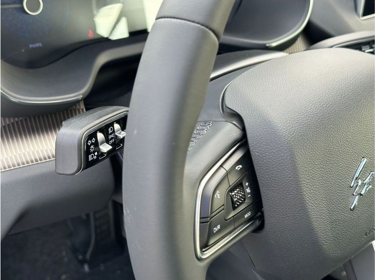 HONGQI EQM5 HONGQI E-QM5 LUXURY