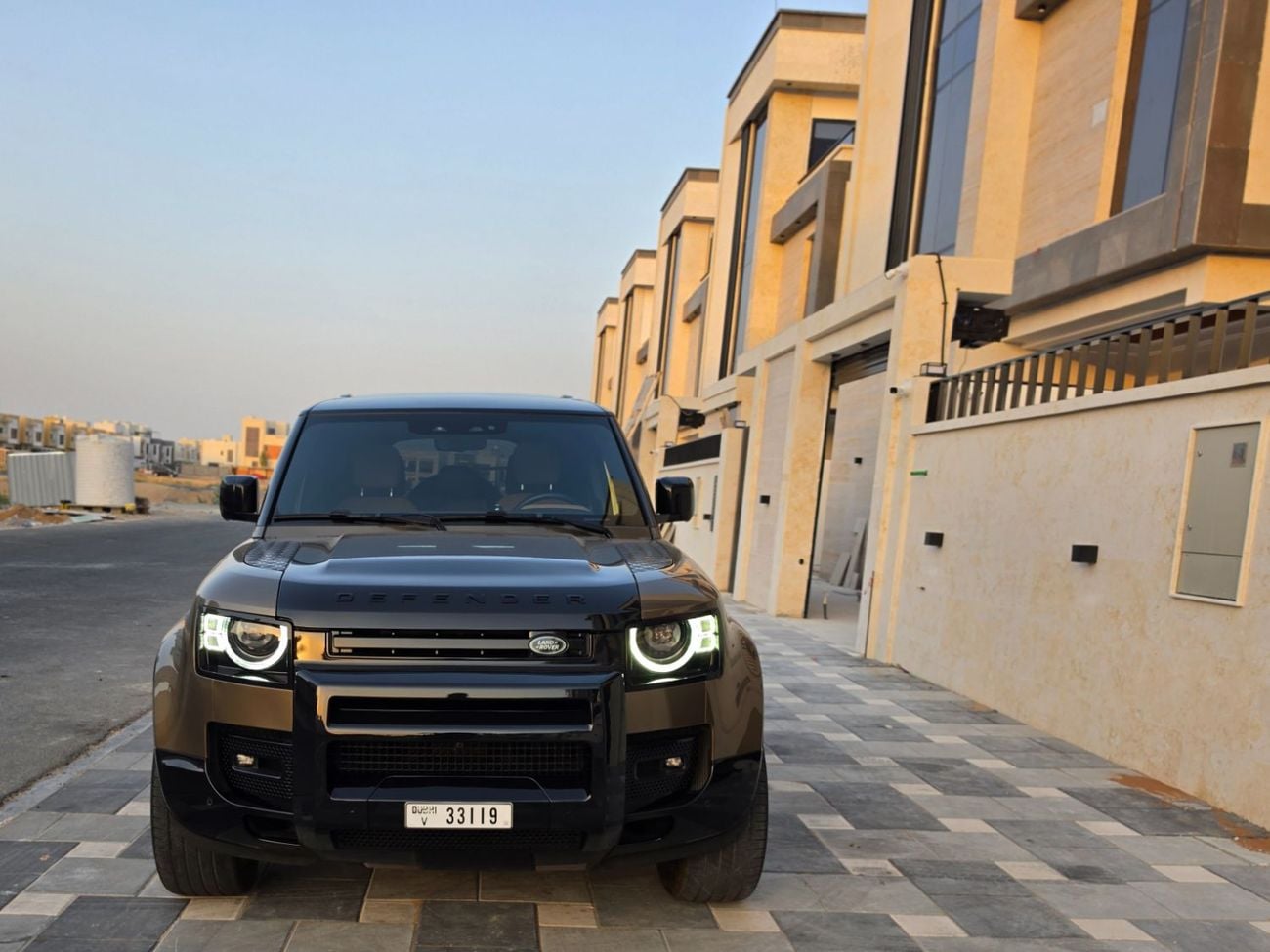 لاند روفر ديفندر 110 HSE P400