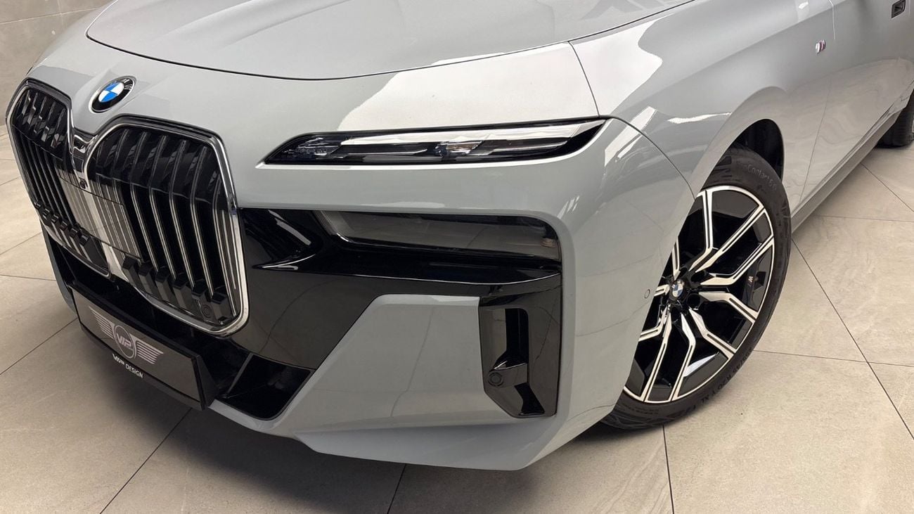 BMW 735i 2024 | GCC Specs | Agency Warranty & Service
