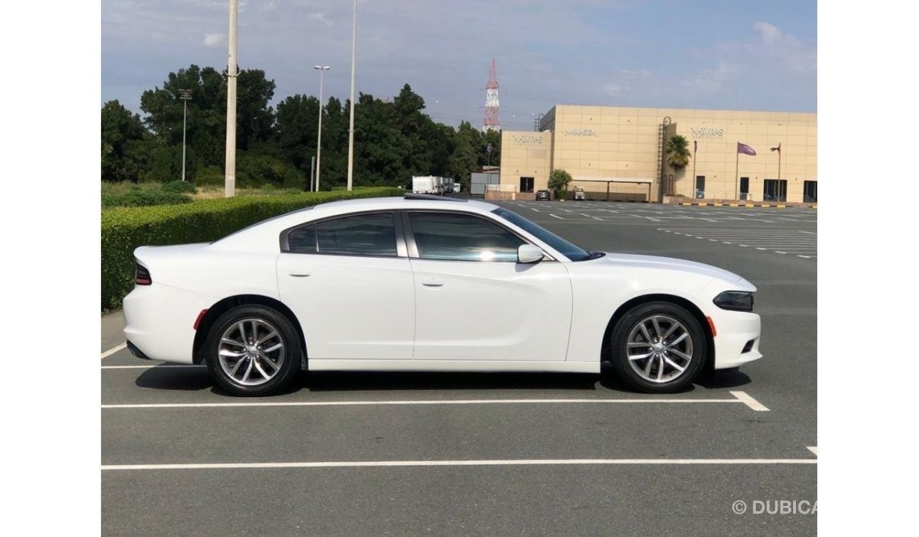 Dodge Charger SE Top charger ،2016 GCC V6 ،Full Options, sunroof, Low mileage