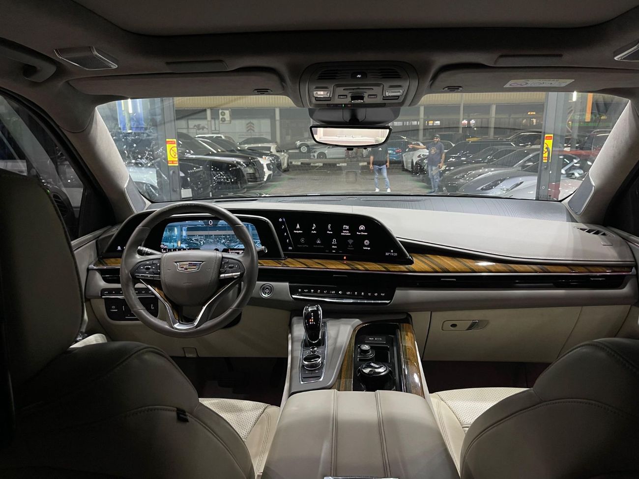 كاديلاك إسكالاد Premium Luxury 6.2L 4WD