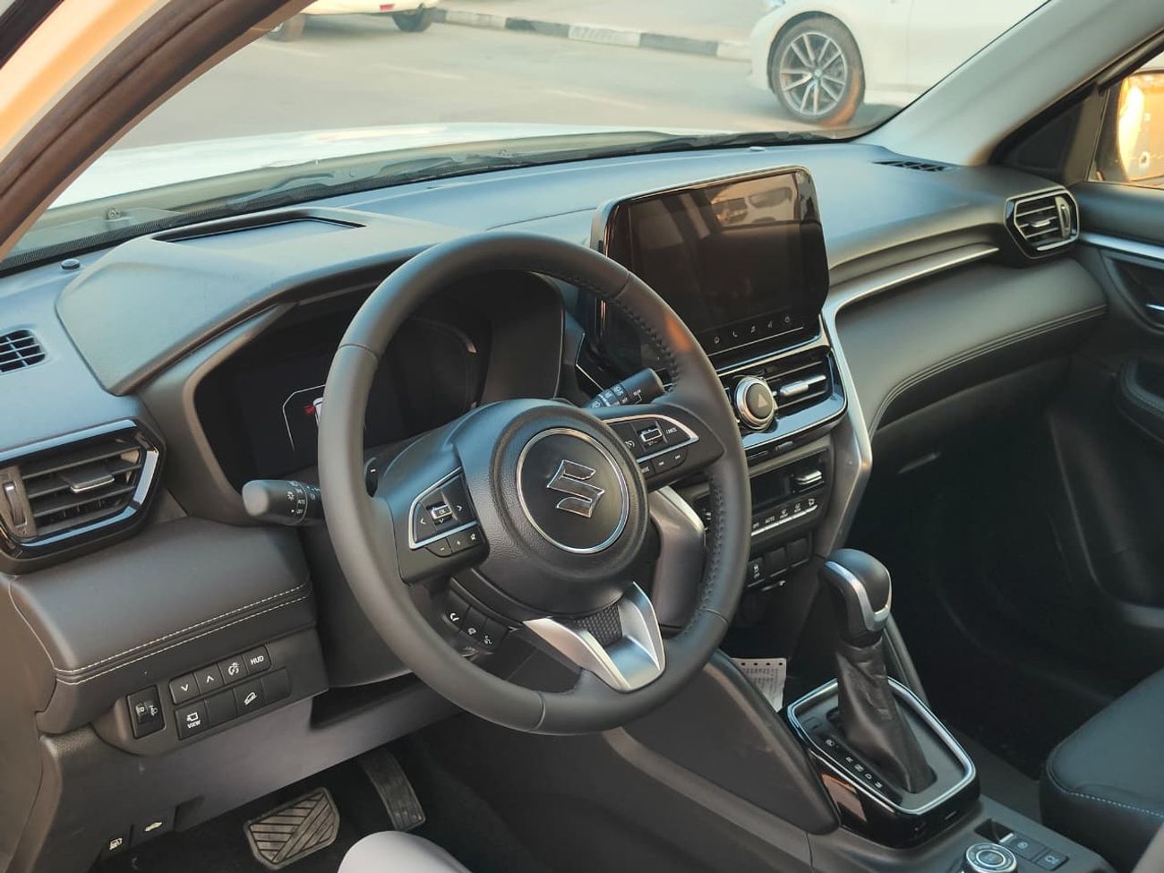 سوزوكي جراند فيتارا Suzuki Grand Vitara Suzuki Grand Vitara 1.5L Hybrid GLX , White , Automatic Model 2024, FWD