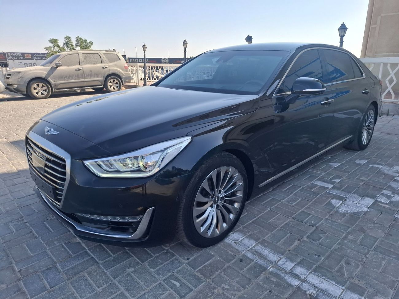 Genesis G90 Royal 5.0L (410 HP)