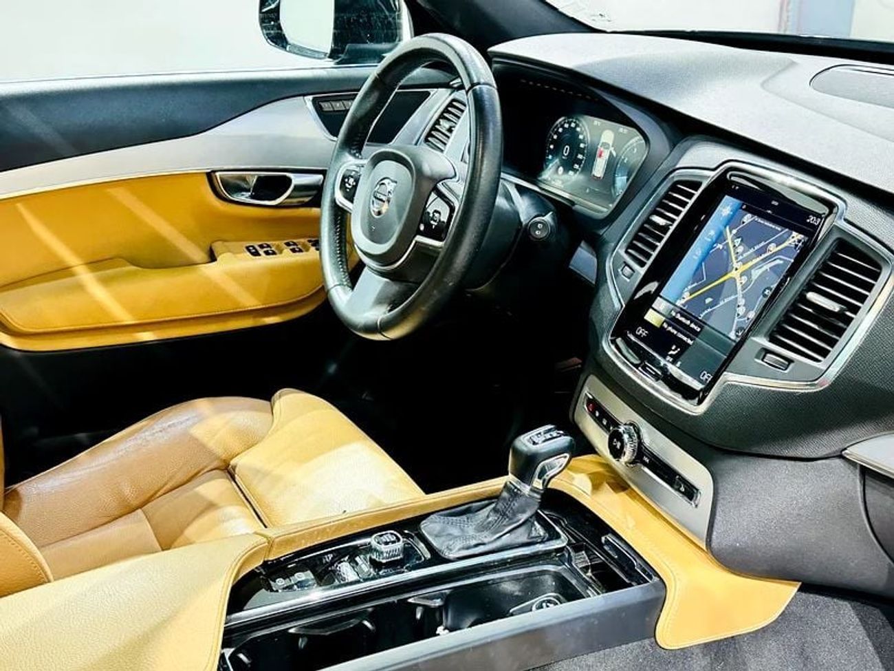 فولفو XC 90 2.0T B6 MHEV Inscription AWD (7-seater)