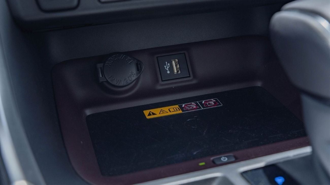 تويوتا راف ٤ 2025 Toyota RAV4 Limited 2.5L AWD AT Hybrid (White)