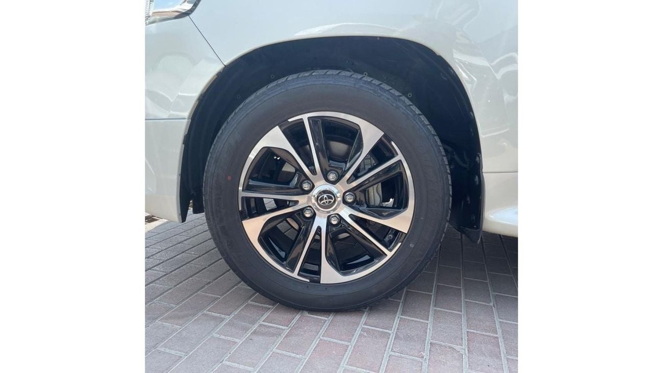 تويوتا لاند كروزر TOYOTA LANDCRUISER VXR 5.7 GRAND TOURING
