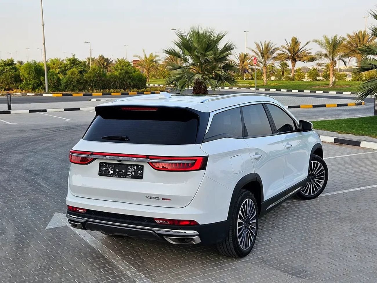 جيتور X90 بلس 2.0T Luxury | GCC Specs | Premium Condition 4 Cyliner Luxury SUV
