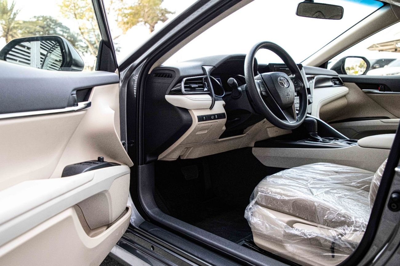 Toyota Camry 2023 Toyota Camry 2.5 LE - Precious Metal inside Beige