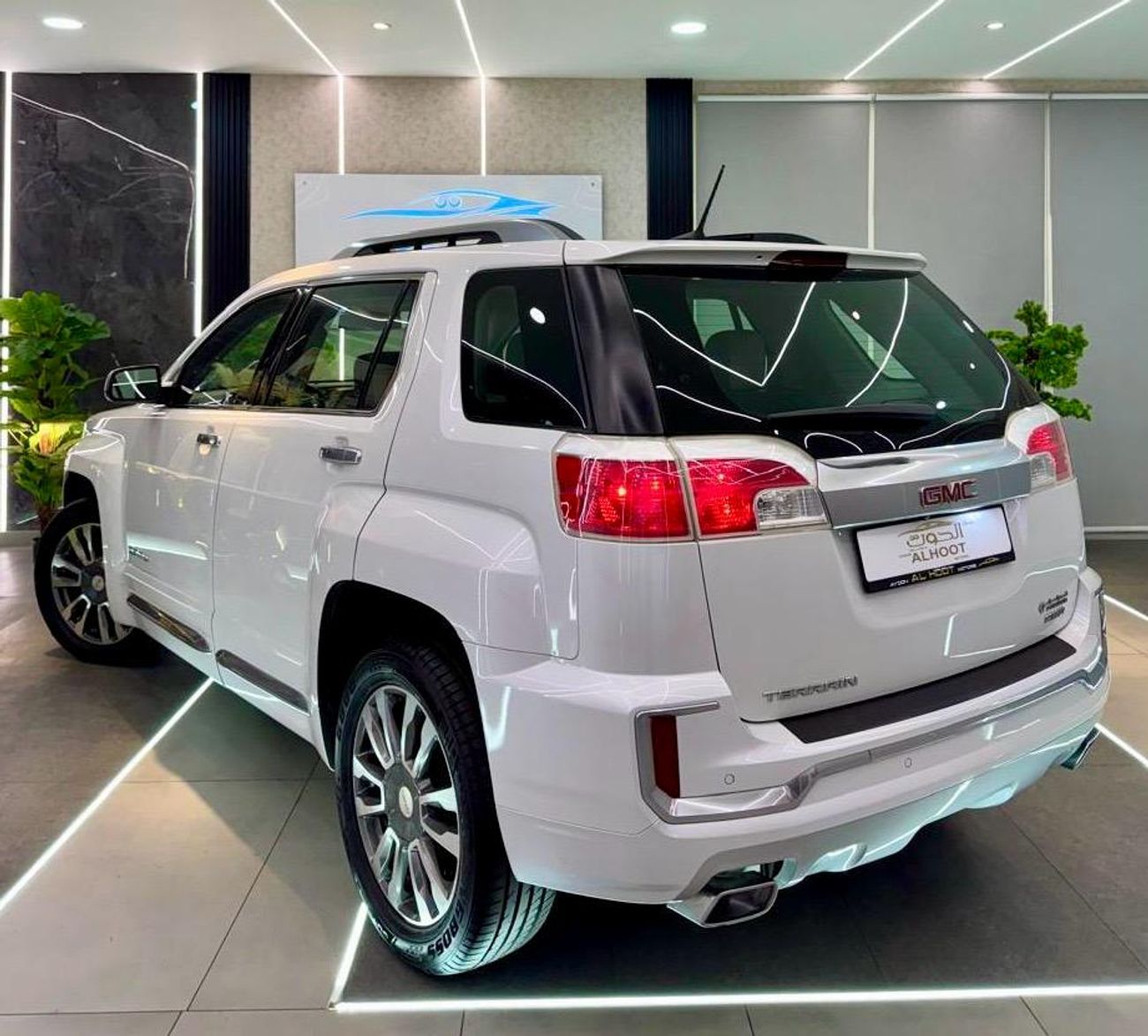 GMC Terrain 2.0T SLT (AWD) BEST GMC TERRAIN DENALI V6 || GCC || FULL OPTIONS || PANORAMIC ROOF || SCREENS