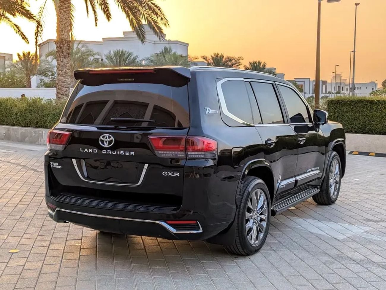 تويوتا لاند كروزر GXR Facelifted With Interior and Exterior | GCC Specs | V6 Engine