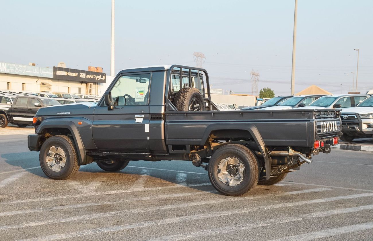 Toyota Land Cruiser Pick Up TOYOTA LAND CRUISER 79 2.8L MT SC DIESEL PICKUP 2025