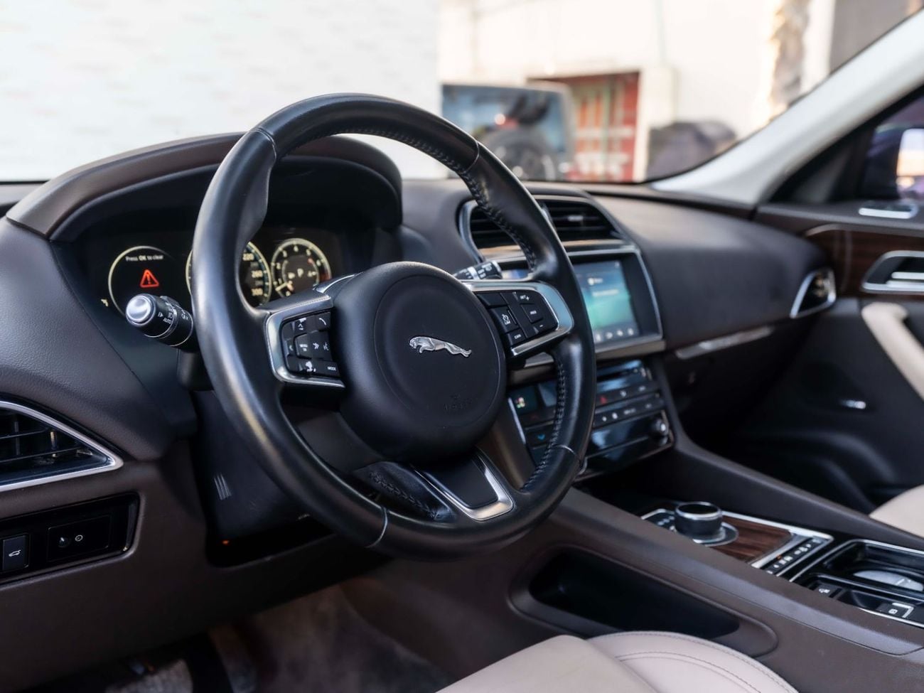 Jaguar F-PACE 25T