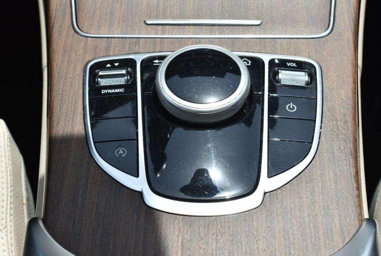 Mercedes-Benz C 300 AMG Pack MERCEDES C300 / 2019 / USA / UNDER WERRANTY