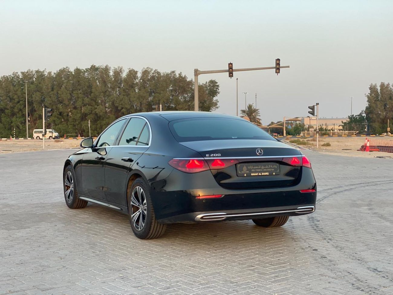 Mercedes-Benz E200 2.0L