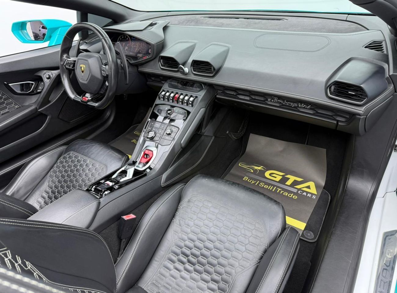 Lamborghini Huracan 2017 Lamborghini Huracan LP610-4 Spyder ,Full Service History ,GCC