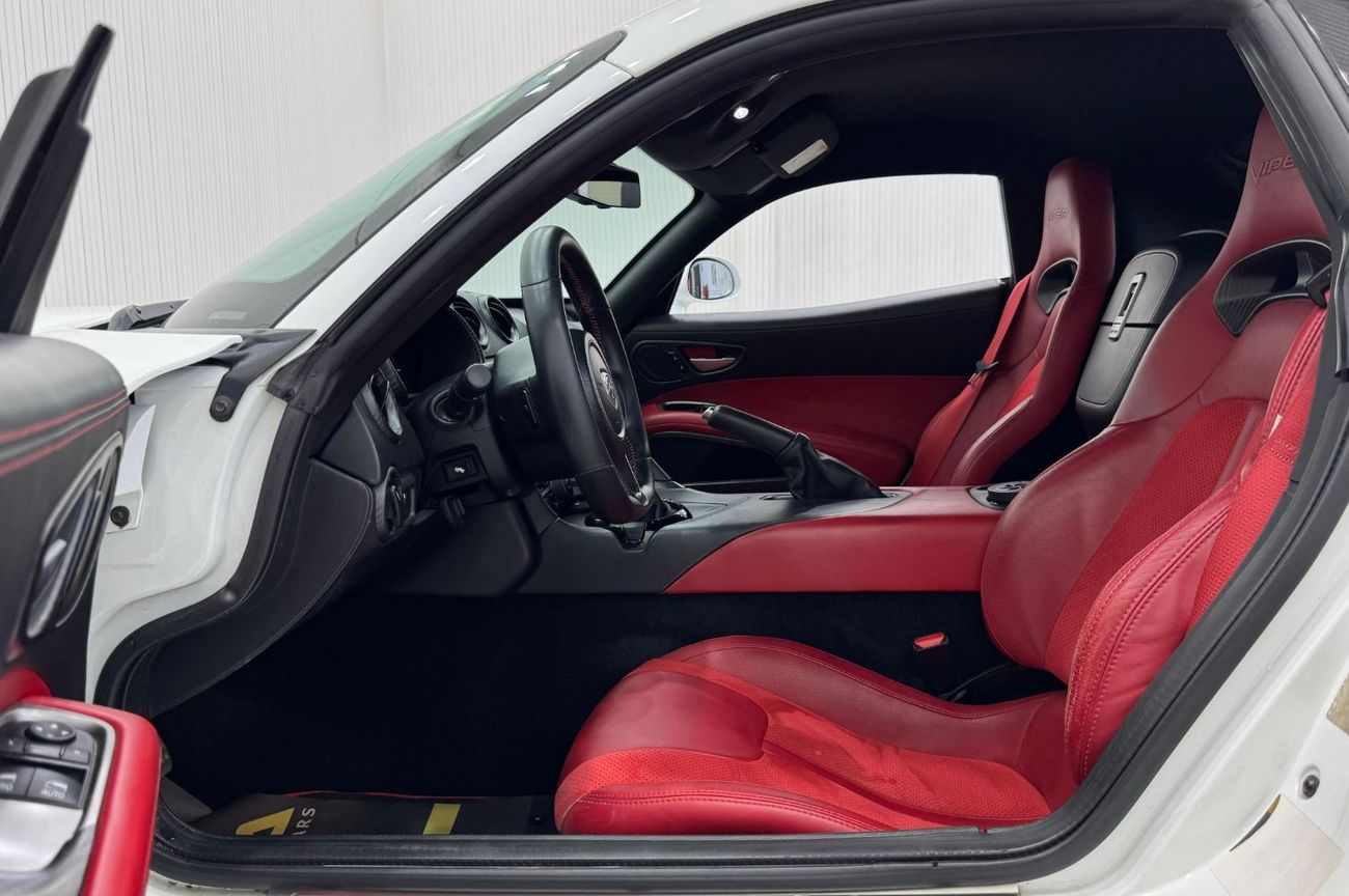 دودج فايبر SRT10 8.4L 2014 Dodge SRT Viper GTS 8.4 V10, Dodge Agency Full Service History, Excellent Condition,