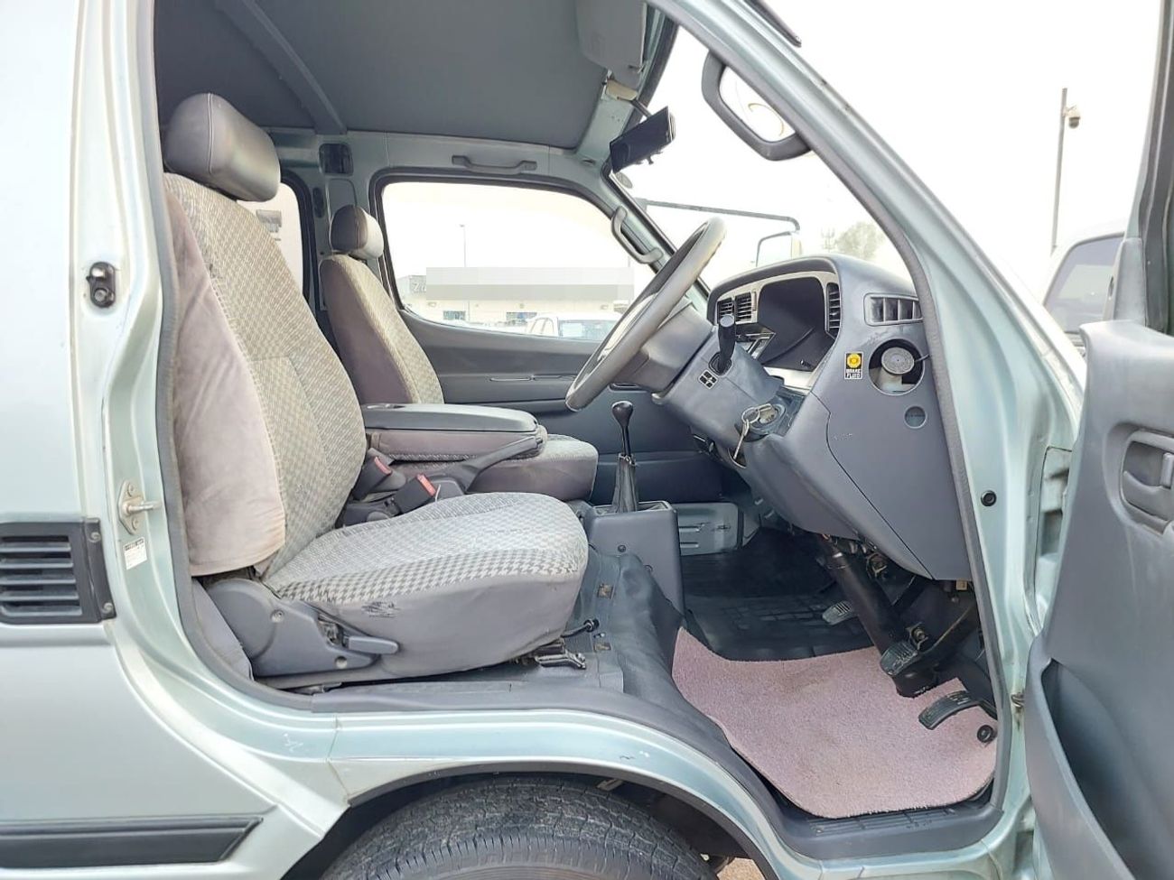 Toyota Hiace TOYOTA HIACE VAN RHD 1999 MODEL 2.0 L PETROL MANUAL(PM52852)