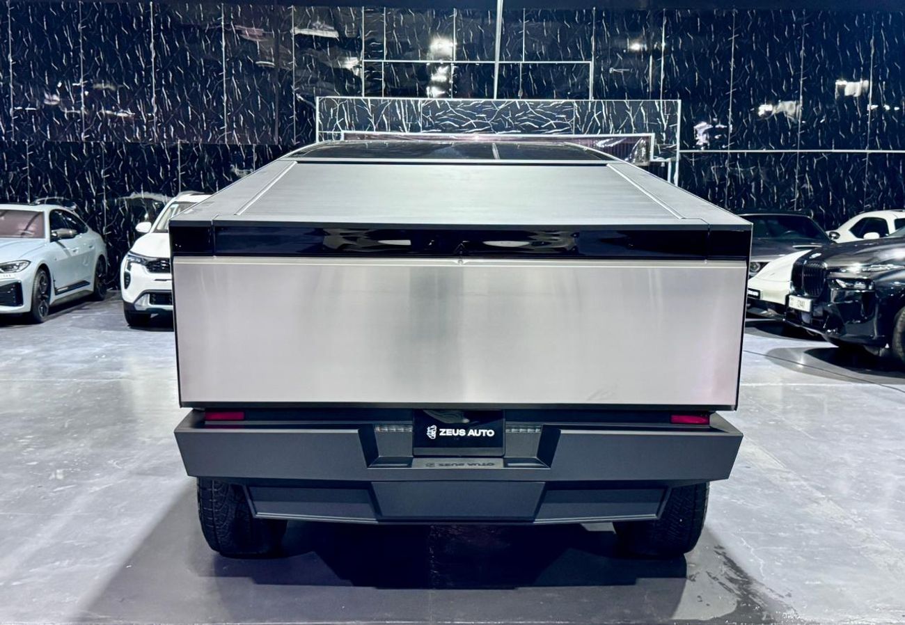 تسلا سايبرتراك Tesla Cybertruck All wheel drive,GCC,600Hp,Excellent,Low kms
