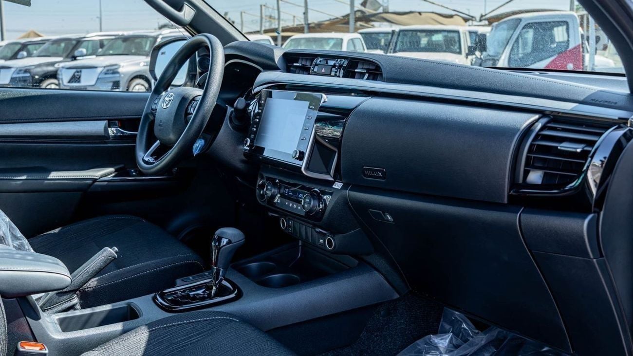 Toyota Hilux 2026 Toyota Hilux Adventure 4.0L Petrol AT (White)