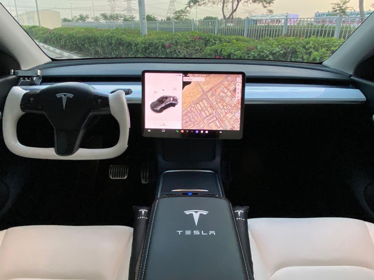 Tesla Model Y FULL BODY CARBON FIBER KIT - SPECIAL STEERING -WELL MAINTAINED