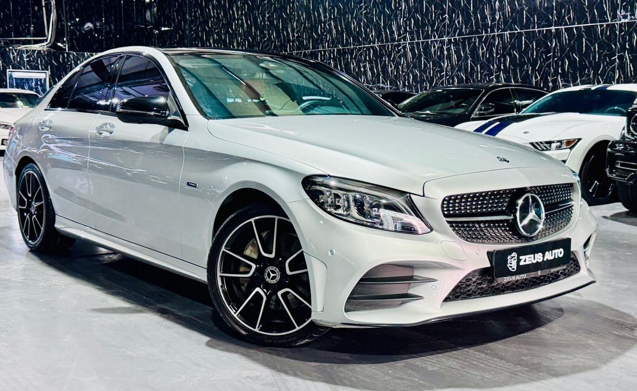 Mercedes Benz C300 STD AMG Pack 2.0L 2020 Mercedes-Benz C300e AMG Line with Full Gargash Service History