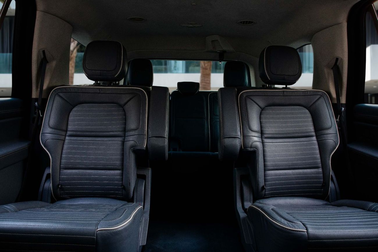 Lincoln Navigator Navigator Presidential | 3,819 P.M | 0% Downpayment | Impeccable Condition!