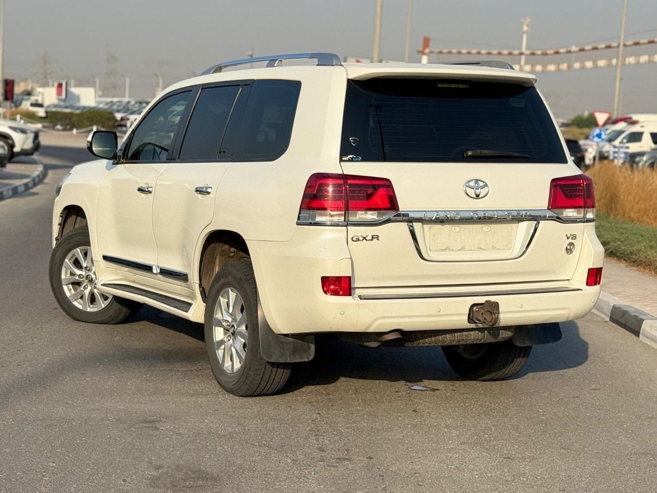Toyota Land Cruiser Toyota landcuriser Years 2020 Diesel GXR1 4.5L full option GCC V8