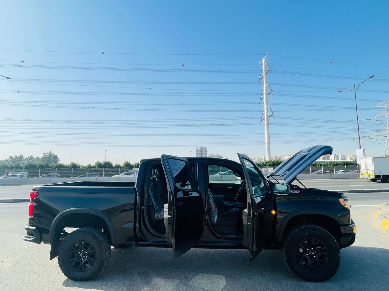 Chevrolet Silverado ZR2 Dual Cabin Pickup RHD 4WD 6.2L Eco tec3 V8 Petrol Engine Automatic 5 Seats 4 Doors