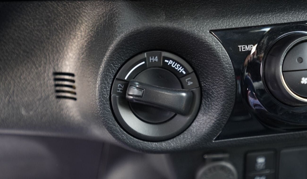 Toyota Hilux Adventure 4.0L Petrol V6 4WD  A/T