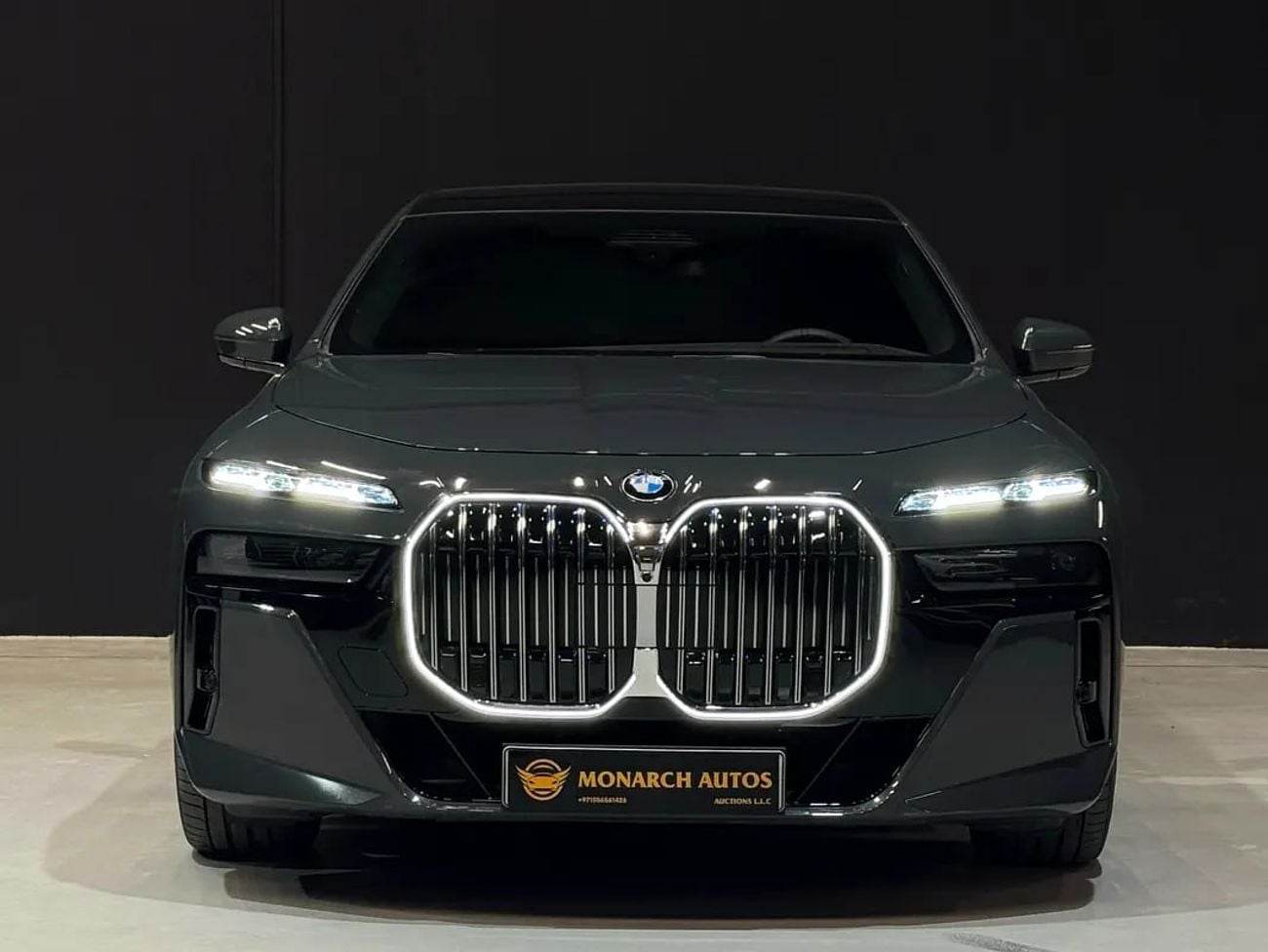 بي أم دبليو 740i 740i MSPORT | GCC SPEC | WARRANTY