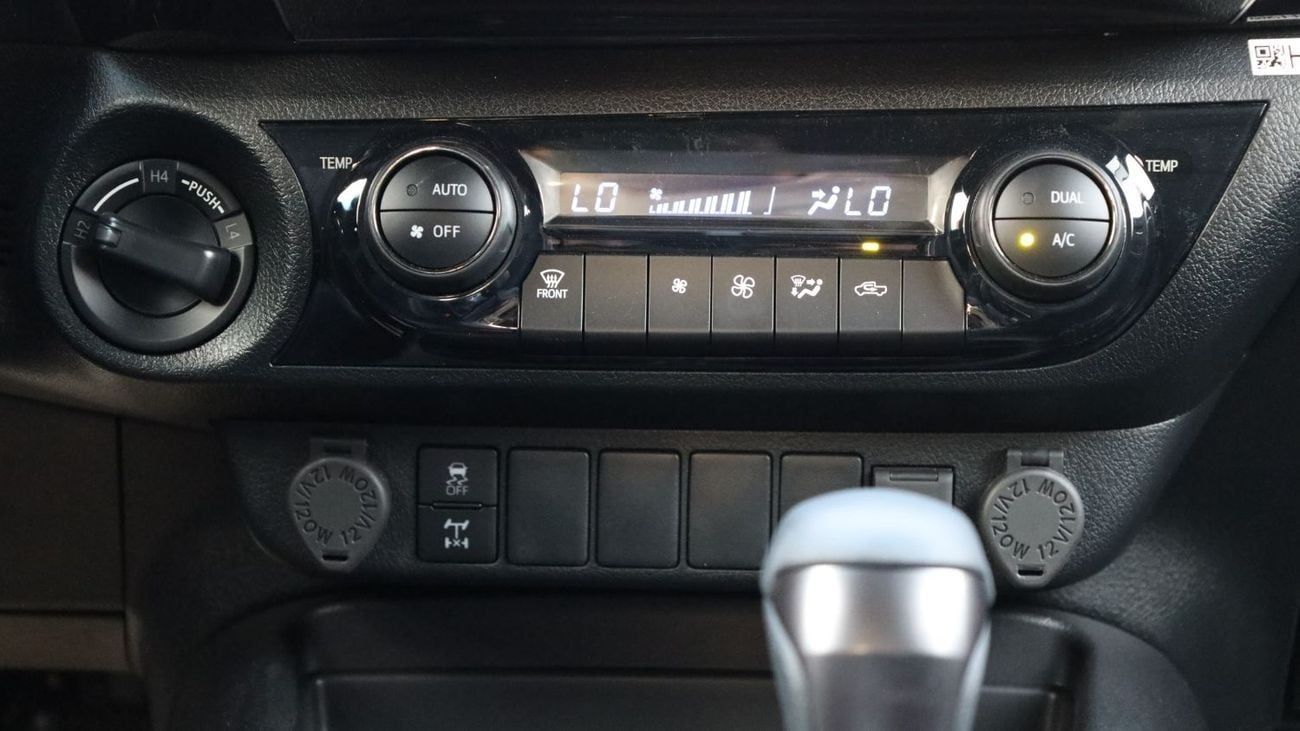 تويوتا هيلوكس GR Sport 4.0L