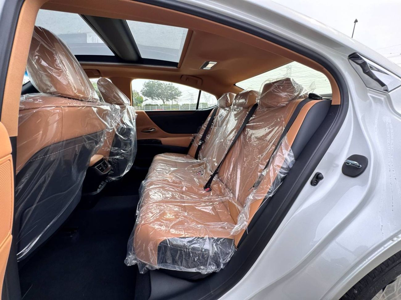 لكزس ES 350 2025 LEXUS ES350 3.5L PANAROMIC ELITE GCC BRAND NEW 0KM