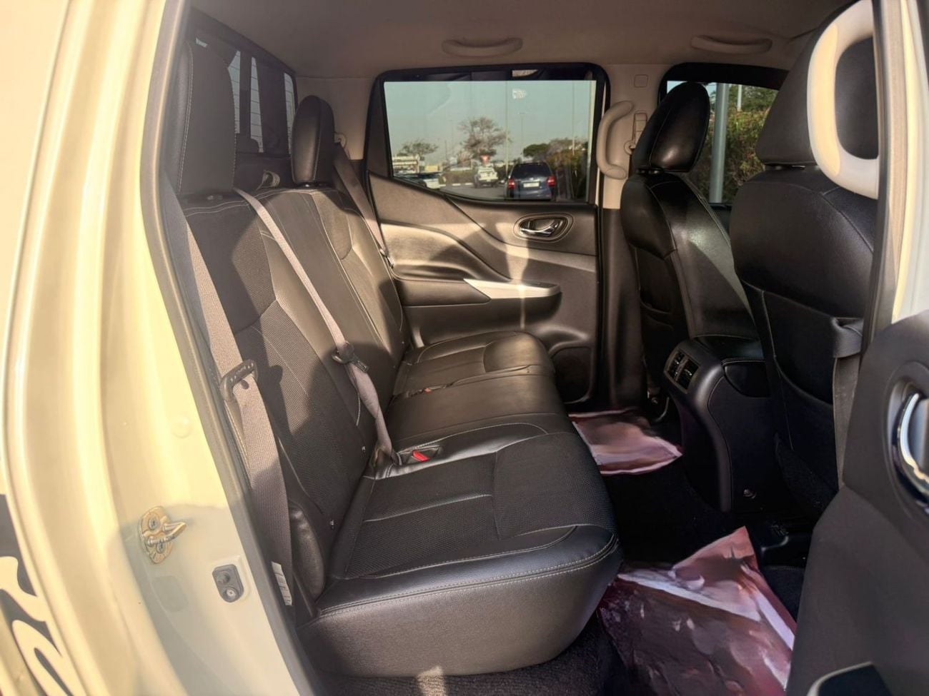 نيسان نافارا -